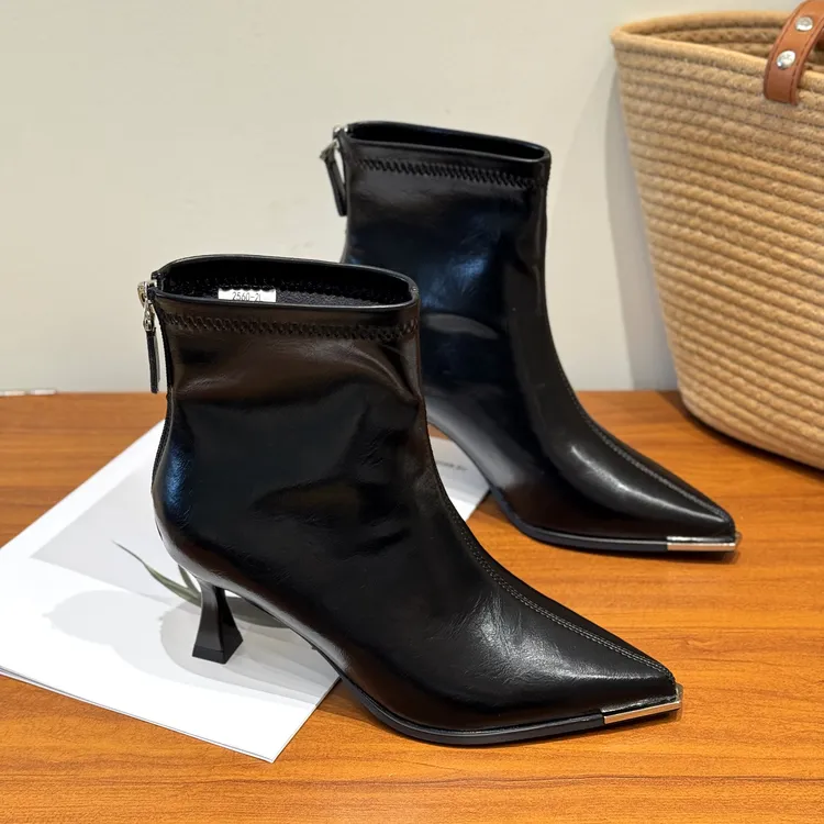 韩版气质尖头金属洋气短靴女2025新款秋季细跟时髦百搭中跟瘦瘦靴