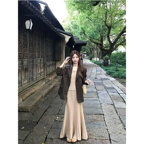 超火西装外套女2025秋新款独特漂亮小西服休闲针织套装三件套