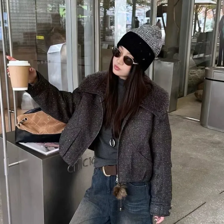 英英姐家洋气烫钻短外套冬季保暖时尚