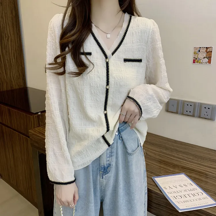 大码韩版遮肚子小香风长袖衬衫女春秋胖妹妹洋气百搭V领蕾丝上衣