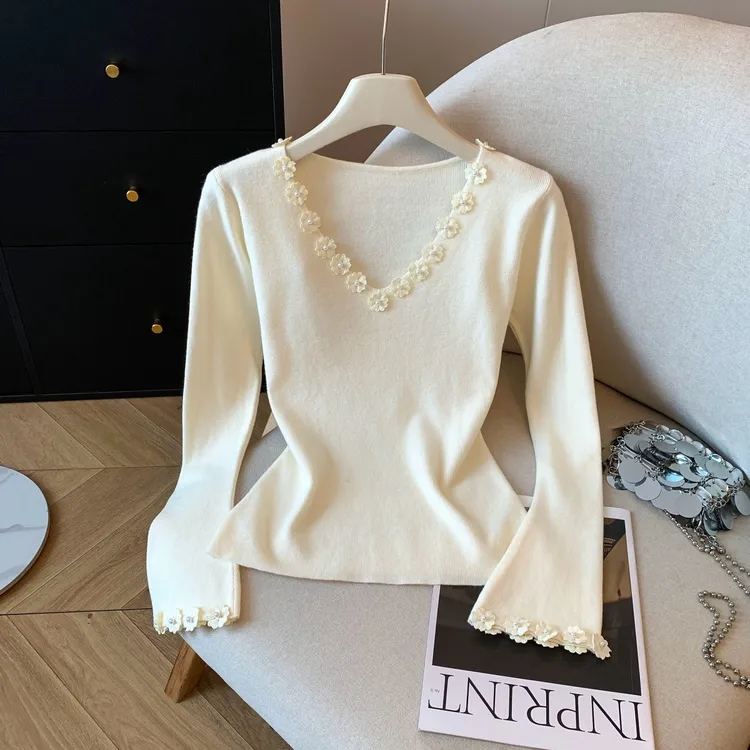 韩系气质v领钉花长袖针织衫女新款修身显瘦打底衫内搭上衣I2-80