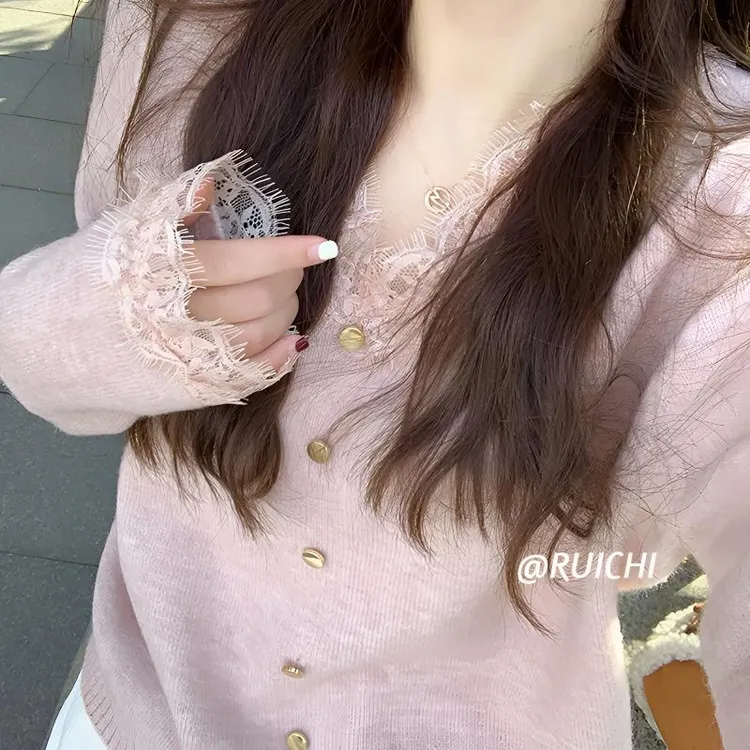 好温柔~2025秋季新款甜美V领蕾丝拼接套头毛衣针织衫长袖上衣女