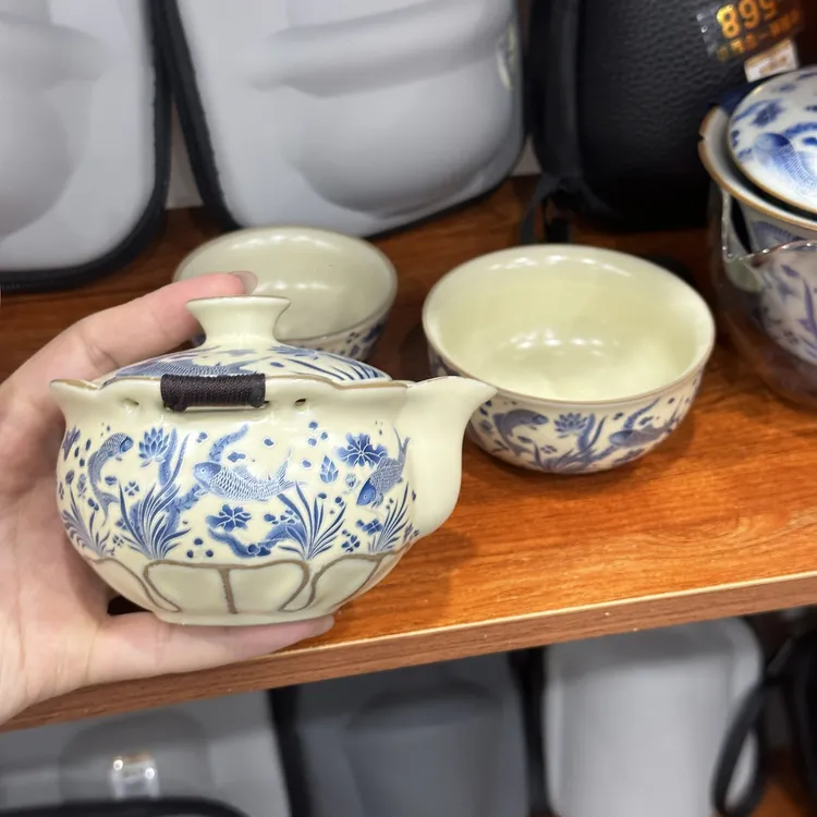 LH120-黄汝-鱼藻纹旅行茶具一壶两杯便携包陶瓷复古中式