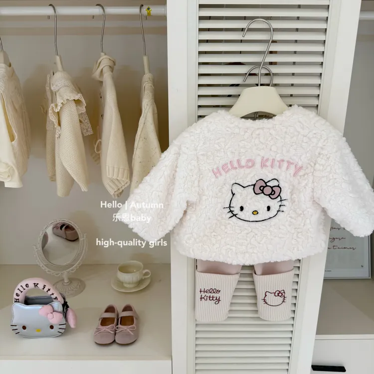 冬款秋冬女童米白色KT加绒外套时髦洋气韩版保暖外套