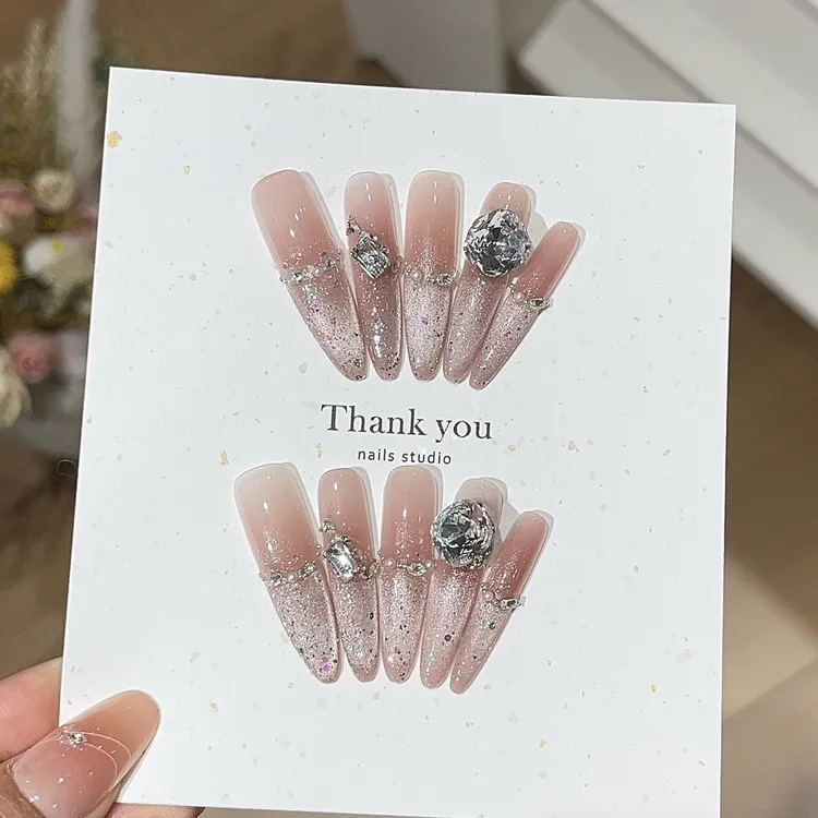 【冰莓式】 渐变浪漫蜜桃色猫眼细闪亮片堆堆钻穿显白纯手工穿戴甲