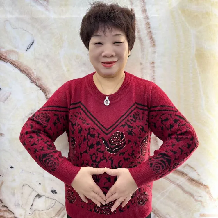 【大码】2025新款冬季中老年高档烫钻玫瑰花圆领保暖毛衣