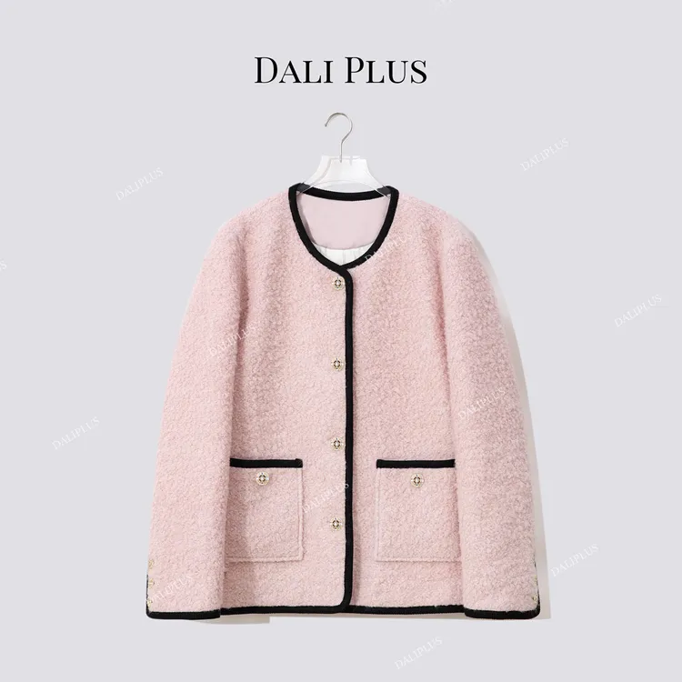 DALI PLUS“粉黑撞色圈圈呢鹅绒”羊毛三星95白鹅绒服-D5MM3310