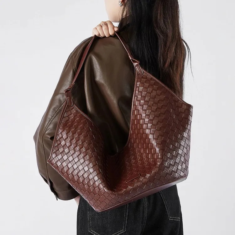 真皮大容量包包女新款欧美时尚洋气牛皮编织包女士上课百搭通勤包