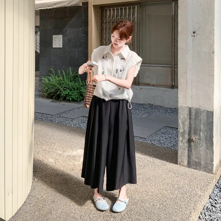 韩系减龄穿搭套装裙女2025夏新设计感飞飞袖刺绣上衣半身裙两件套