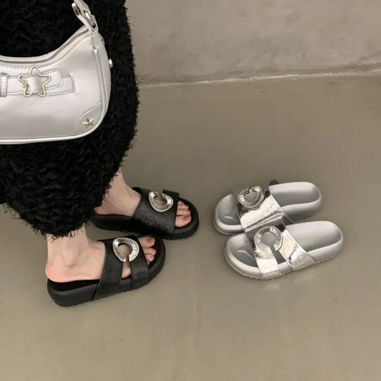 厚底绝美凉拖鞋女夏外穿2025新款高级感黑色一字拖配裙子沙滩凉鞋
