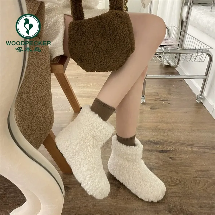 啄木鸟韩国加绒加厚雪地靴女冬保暖毛毛鞋棉靴防滑平底短筒毛毛靴