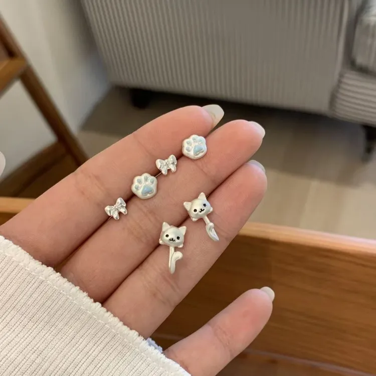 合金耳饰 小猫尾巴耳环简约猫咪可爱童趣耳钉小巧精致耳饰甜美
