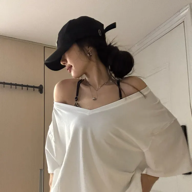 夏季韩系大版落肩袖V领短袖T恤女慵懒风上衣