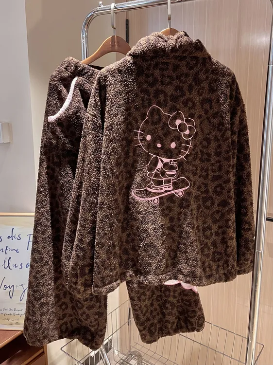 【DMXJ大梦想家】甜美卡通豹纹珊瑚绒睡衣女秋冬新款保暖家居服套装