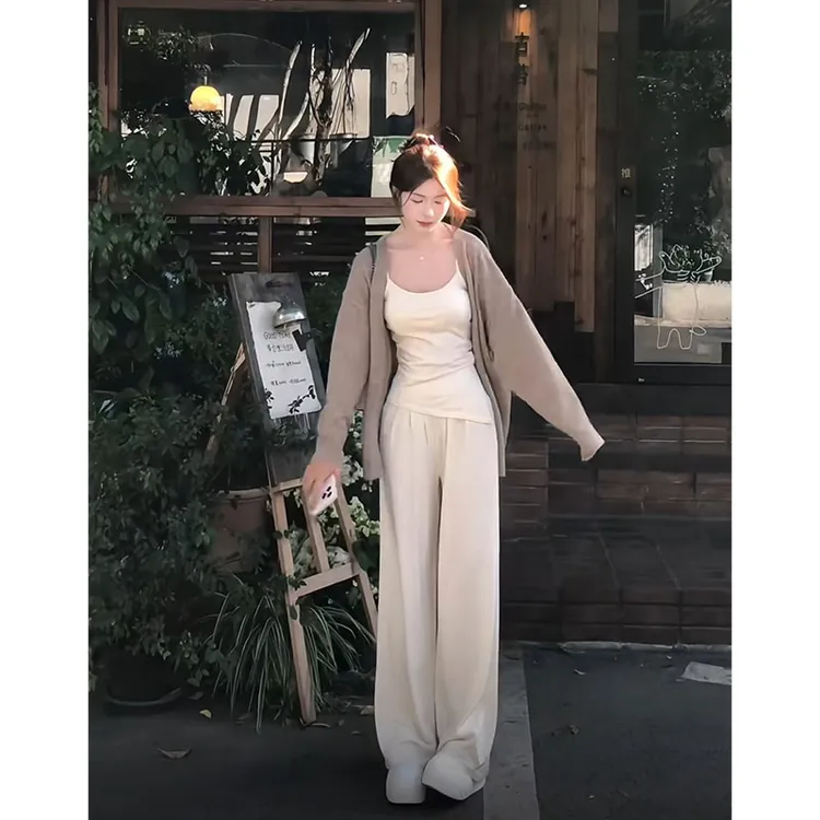 2025年春季新款港风百搭软糯针织开衫配内搭不规则吊带显瘦阔腿裤