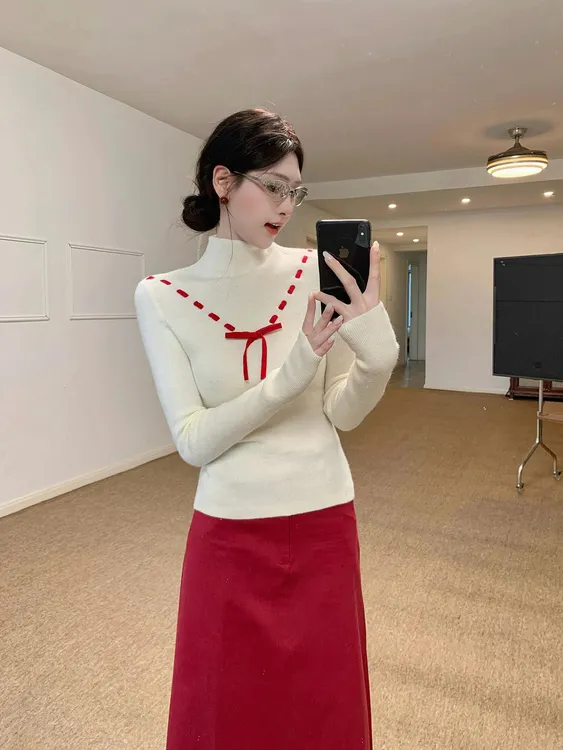 2025冬季法式气质高级感穿搭蝴蝶接半高领打底衫红色半身裙套装女
