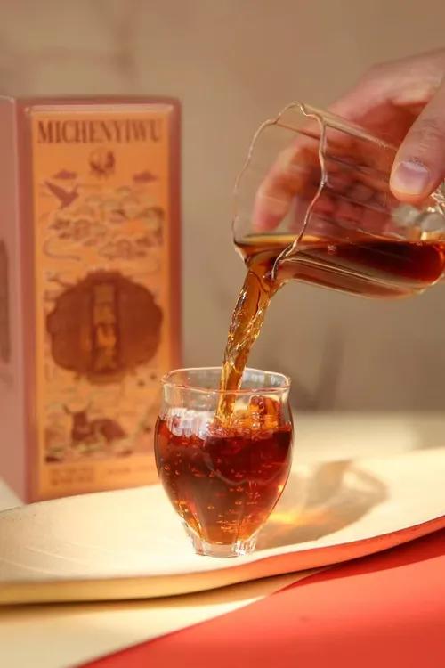 2025年蜜陈易武大树龙珠熟茶160克盒装 普洱茶 