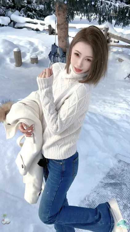 熙薇【暖序漫针】2025冬季新款设计师休闲打底立领毛衣H6377