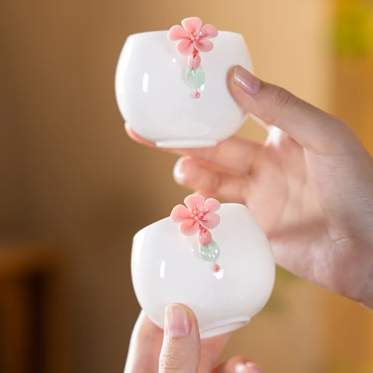 梅花手工捏花羊脂玉瓷陶瓷主人杯单杯女高端精致粉色茶杯喝茶送礼
