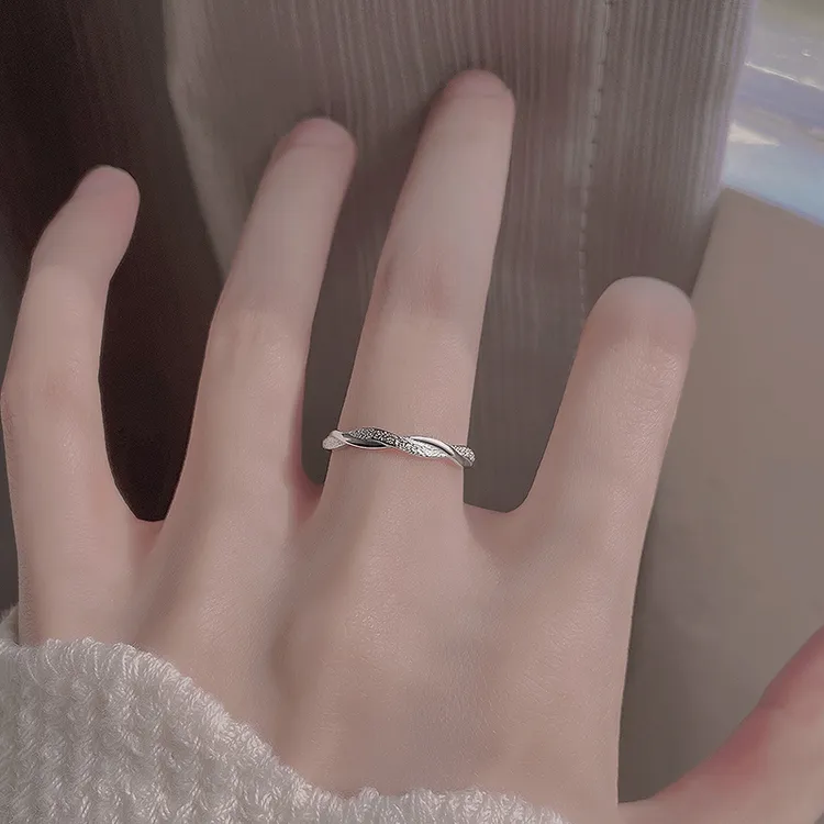 铜合金锆石戒指 交织气质简约百搭对戒小众个性轻奢精致情侣指环