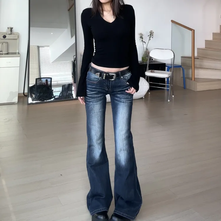 美式复古折痕直筒微喇牛仔裤女秋季低腰大码加长垂感马蹄修身长裤