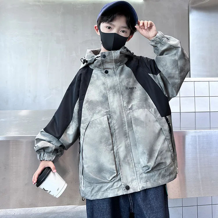 儿童装男童冲锋衣外套春秋款2025新款中大童痞帅气秋季男孩秋装潮