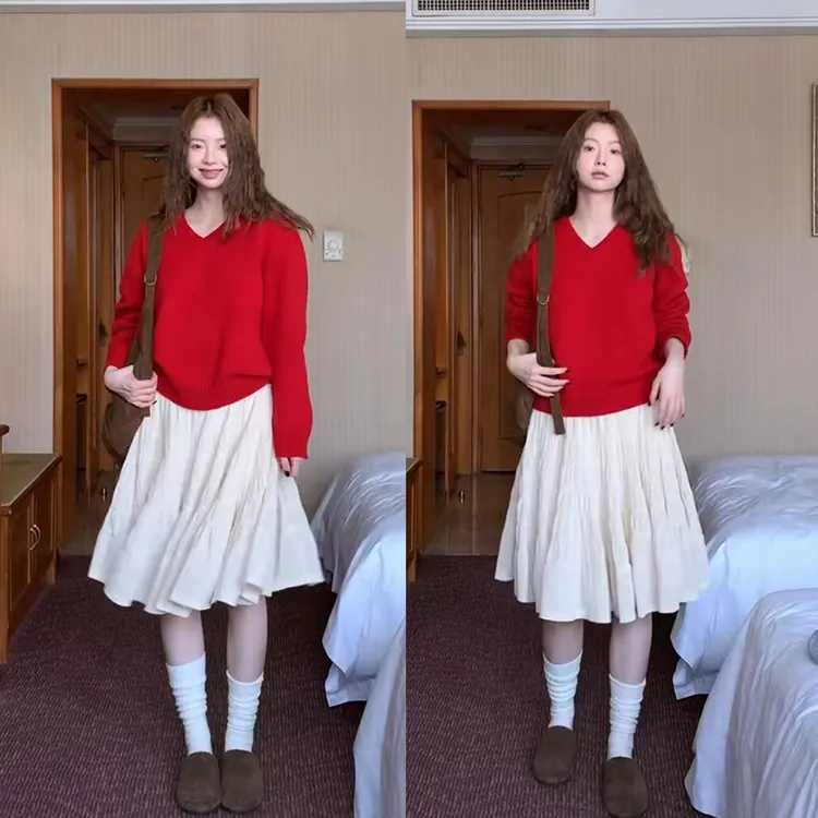 2026年早春新款一整套韩系减龄v领针织上衣高腰短裙两件套