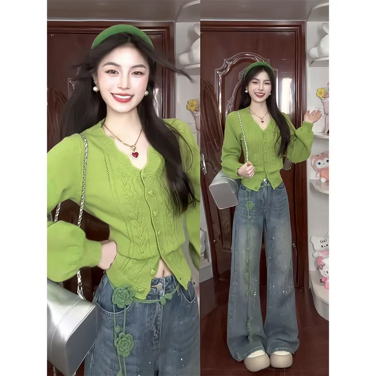 辣妹绿色v领针织开衫女设计感修身显白减龄毛衣上衣满天星牛仔裤