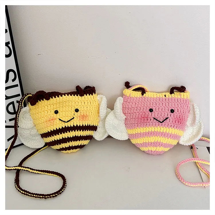 成品可爱小蜜蜂包手工毛线编织创意立体2025新款可放手机斜挎包
