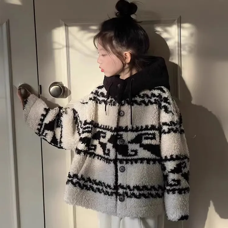 女童加绒外套秋冬2025新款洋气儿童加厚羊羔绒上衣大童毛毛衣冬装