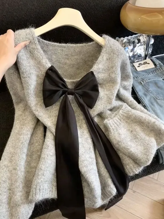 慵懒风露背蝴蝶结灰色毛衣女秋季复古甜美长袖针织衫宽松显瘦上衣