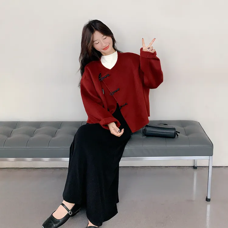 新中式牛角扣红色双面呢短外套女2025冬季新款不规则设计羊毛上衣