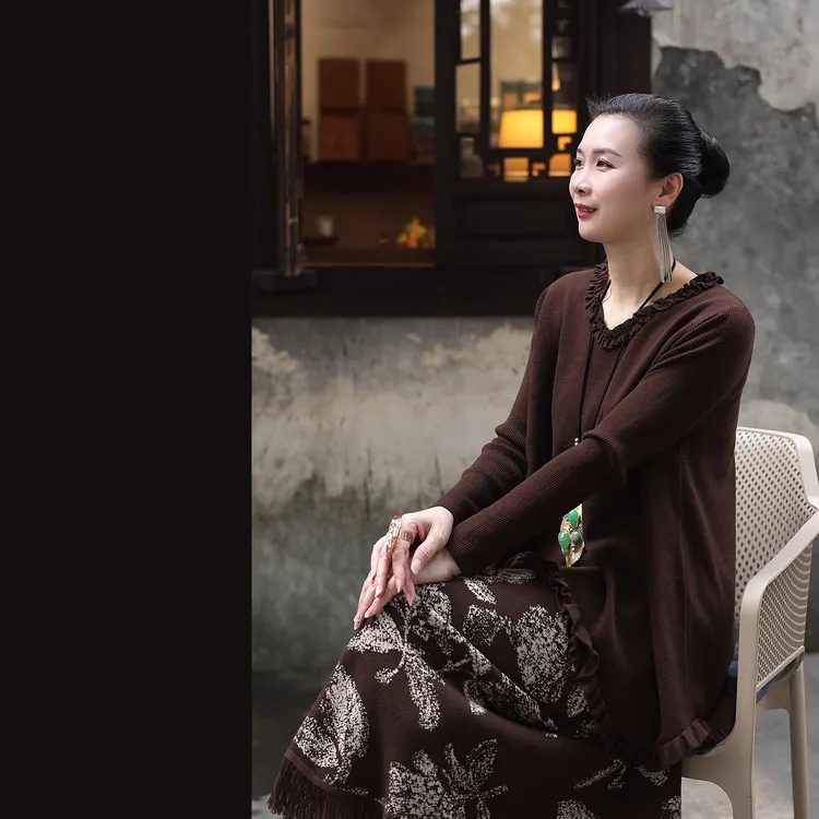 绪调[绵雪缀华]新中式轻奢风编花百搭羊毛衫XD0650S