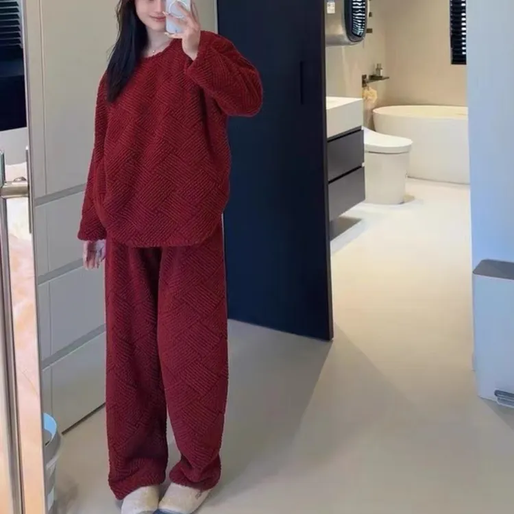 红色长袖圆领珊瑚绒加厚保暖秋冬家居服