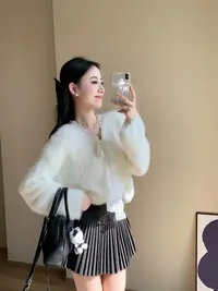 【秀宝女装】慵懒风氛围感V领套头蝴蝶结针织毛衣XB3912