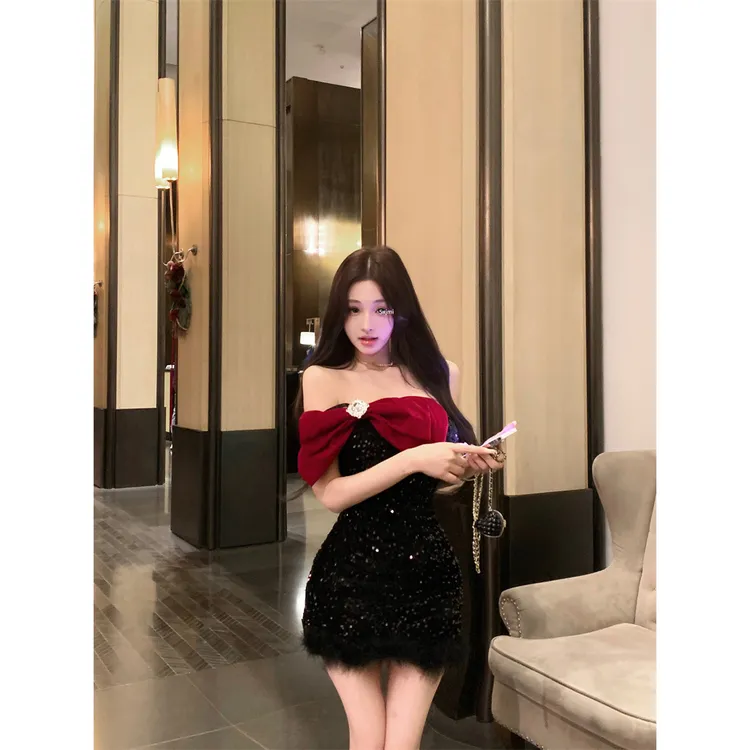 轻奢网红款爱丁堡情书法式年会连衣裙女一字肩礼服裙性感包臀短裙