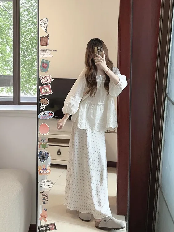 2025秋季新款法式刺绣灯笼袖减龄衬衫上衣女蕾丝拼接波点半身裙