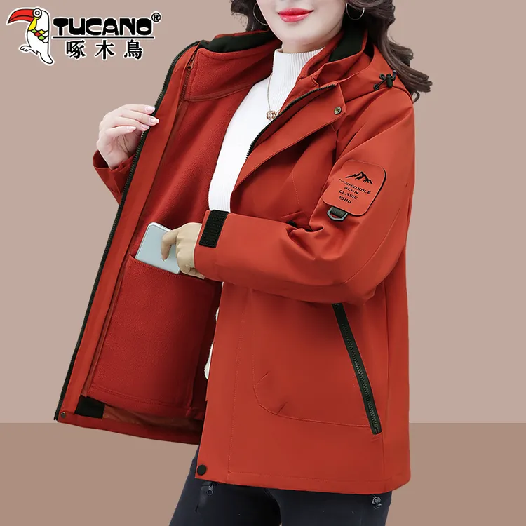 啄木鸟三合一可拆卸冲锋衣女款2025新款秋冬妈妈防风保暖夹克外套