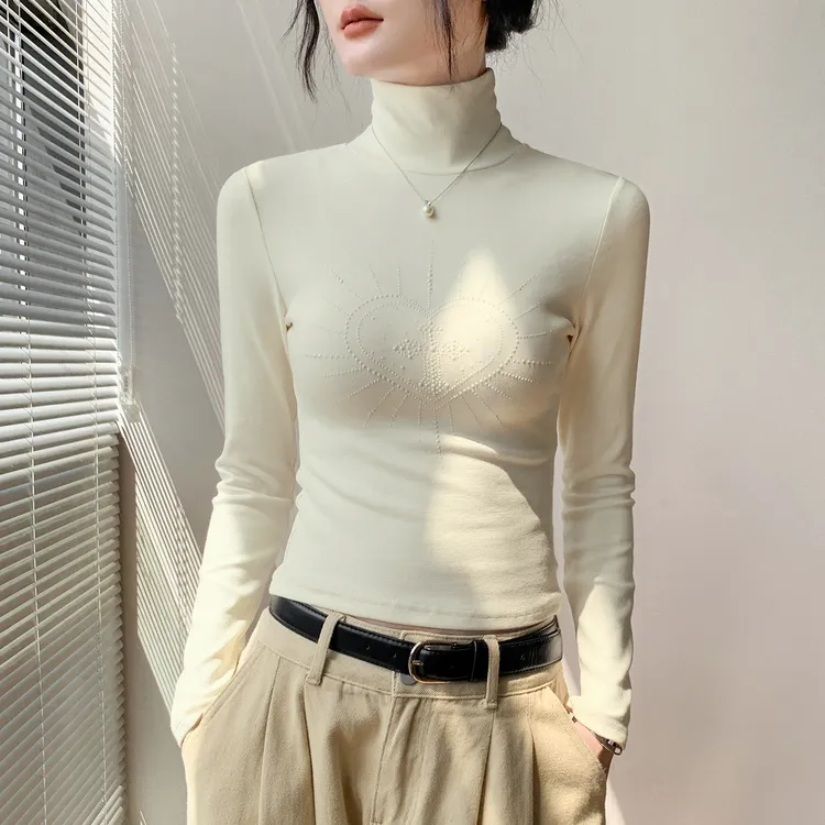 歌倍尚爱心烫钻高领长袖T恤女秋季新款修身显瘦别致小众正肩上衣