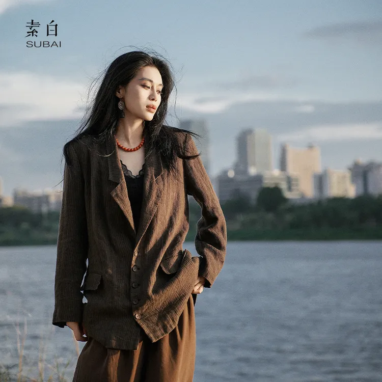 素白马乖【逍遥】93384亚麻高级咖色外套复古洋气百搭西服