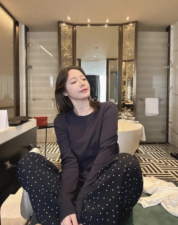 BETTERJOELAY -【含笑凝香】百搭时尚潮流宽松直筒休闲裤HW8860