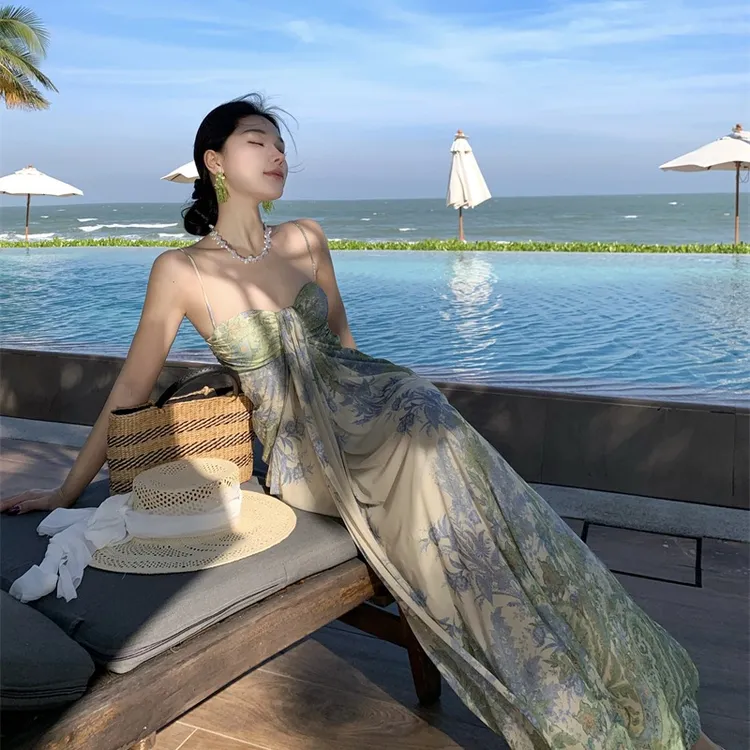 十三与小小 绝美吊带连衣裙女夏网纱印花气质显瘦长款海边度假裙