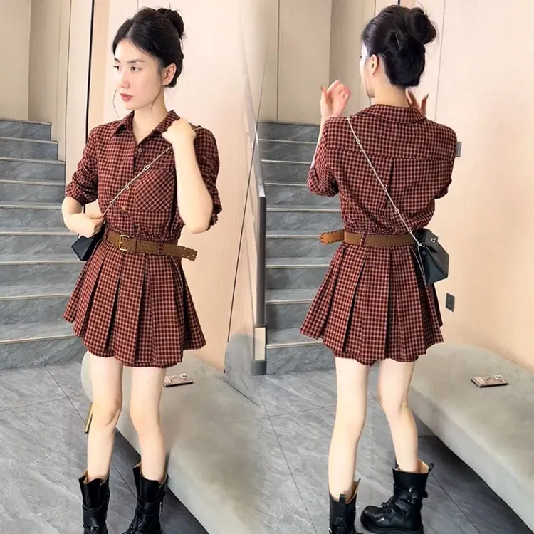 格子长袖衬衫连衣裙减龄2025新款女秋季气质时尚短款裤子两件套装