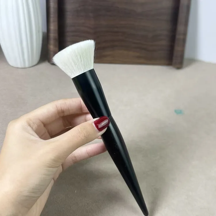 羊毛平头粉饼刷大号定妆柔软密实无刷痕轻薄柔焦沧州化妆刷一支装
