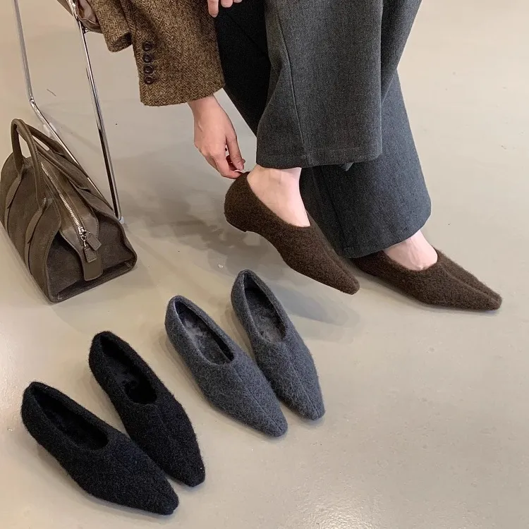 2025秋冬季新款复古风方头深口加绒平底单鞋女毛绒呢子平跟毛毛鞋