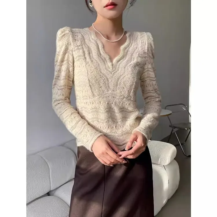 V领蕾丝打底衫女2025新款春秋季高级感镂空显瘦内搭长袖针织上衣