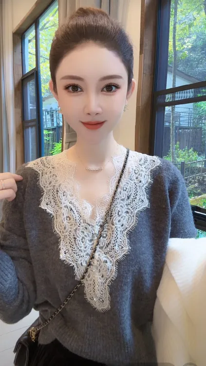 Nalian/拿恋豆子优选-甜美V领蕾丝拼接收腰显瘦针织衫女  DZ98939