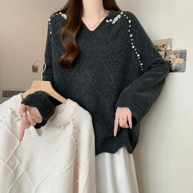 大码慵懒风别致设计感长袖针织衫女秋冬胖mm显瘦钉珠V领套头毛衣