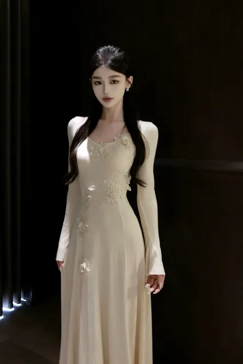 春日部【东京日记】气质立体花朵长裙法式轻奢优雅修身连衣裙01190