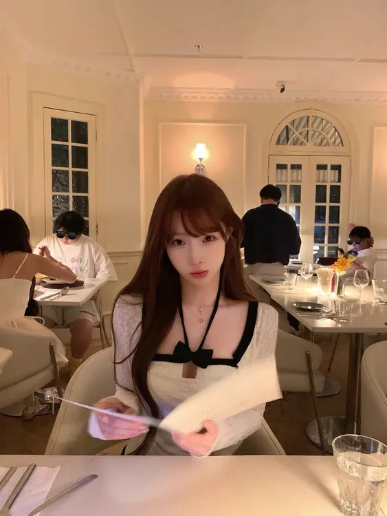 纯欲风辣妹套装白色蕾丝长袖开衫上衣女早秋蝴蝶结挂脖吊带两件套